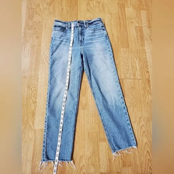 ✨J. CREW✨ High-rise '90s Classic Straight-fit Jean - [Size 26x26] - Picture 12 of 15